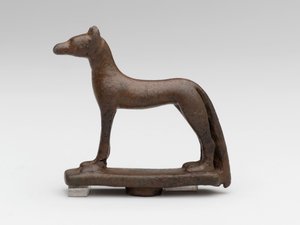 Sjakal eller hund (bronse) av School Egyptian