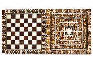 Sørtysk marquetry-spillboks, fra Augsburg eller Nürnberg, sent på 1500- og begynnelsen av 1600-tallet (ibenholt, elfenben, perlemor, valnøtt og fruktved)