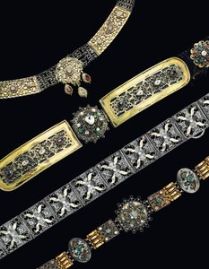 Fire belter fra 1600- til 1800-tallet (forgylt sølv, forgylt sølv, sølv, emalje og edelstener)