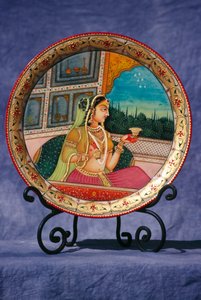 Miniatyrmaleri på elfenben, dame nyter en drink av School Indian