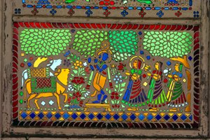 Radha Krishna med Sakhi på farget glass av School Indian