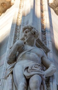 Telamon av Milano katedral fasade, Lombardia, Italia, Detalj av School Italian