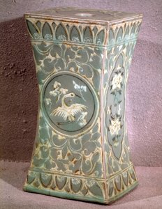 Art coreen: keramisk pute. Koryo-perioden, slutten av 1100-tallet. Museum of Fine Arts, Duksoo Palace, Korea av School Korean