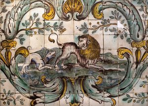 Hund som truer en løve - Detalj av et dekorativt panel av jaktrommet til det tidligere palasset i Praia, et Belem, Lisboa (Portugal) (Hund angriper en løve, dekorativt panel fra jaktrommet til det tidligere palasset i Praia, i Belem) - Musee national des