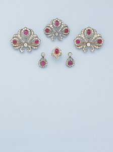 Viktig suite med smykker, ca. 1850 (rubiner, diamanter og gull) av School Russian