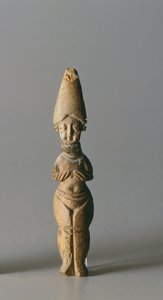 Figur med høy hatt, fra Susa, Iran, 4.–6. århundre e.Kr. (bein)