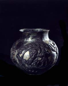 Persisk kunst: sølvvase. Tidlig Sassanid-periode. Bevar i Bale, Sveits