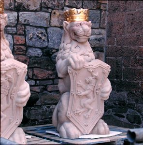 Heraldisk løve, fra taket av den store salen (stein) av School Scottish
