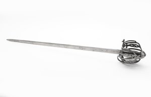Bredt sverd med kurvbeslag, ca. 1745 (stål) av Scottish School