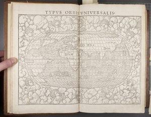Globe, fra Cosmographia, 1544 av Sebastian Munster