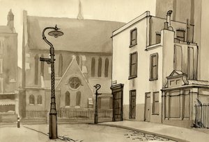 Lyktestolpe og kirke, c1951. av Shirley Markham