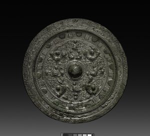 Speil med Xiwangmu, ca. 317-400 (bronse) av Six Dynasties Chinese School