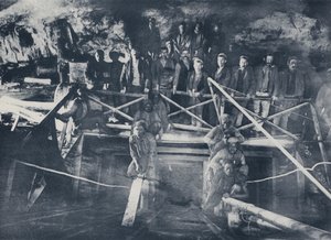Mining Underground (s/hvitt bilde) av South African Photographer