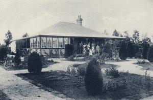 Sosialt liv ved gruvene, et gruveforvalterhus (s/hvitt-bilde) av South African Photographer
