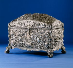 En viktig spansk kolonial sølvkiste, ca. 1800 (sølv med trebunn og treinteriør)