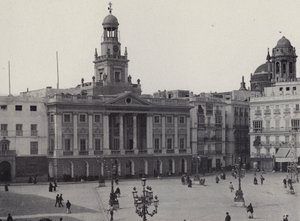 Cadiz: Plaza de Isabel II (s/hvitt bilde)
