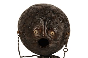 Utskåret kokospulverkolbe, spansk kolonial, tidlig på 1800-tallet (kokosnøtt) av Spanish School