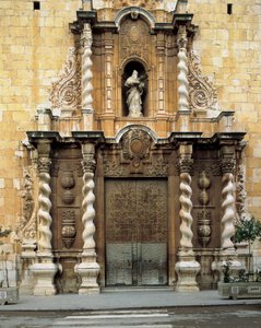 Detalj av fasaden til kirken San Bartolome, Benicarlo, Spania, bygget på 1700-tallet (bilde) av Spanish School