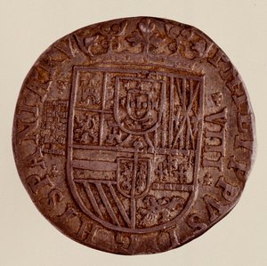 Sølvmynt (8 realer) fra Spania: regjering av Filip (Filippo eller Philippe) II (1556-1598). 1589 Diam. 3,5 cm Napoli, museo archeologico av Spanish School