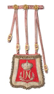 Sabretache av Joseph-Napoleon Bonaparte, konge av Spania, før 1813 (rødt marokkansk skinn med brodert gullverk og fester av forgylt messing) av Spanish School