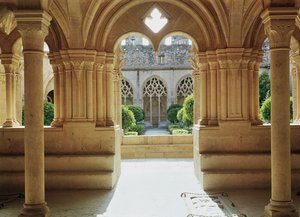 Utsikt mot klosteret fra Kapittelhuset, 1100-1200-tallet av Spanish School