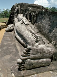 Det liggende bildet, som viser Buddhas parinirvana, skulptur, Gal Viharas tempel