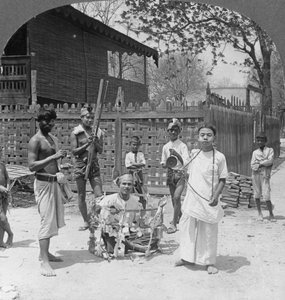 Scene under en festival, Burma, 1908
