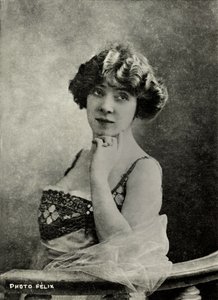 Portrett av den franske kunstneren Amélie Dieterle (1871)  av Studio Felix