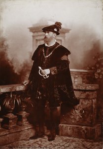 Spencer Compton Cavendish, 8. hertug av Devonshire, som keiser Charles V, hertuginnen av Devonshires diamantjubileumsball i Devonshire House