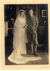 Bryllup av Lady Blanche Cavendish og oberst Ivan Murray Cobbold, Guards Chapel, Lansdowne House, 21. april 1919 (s/hvitt-bilde)