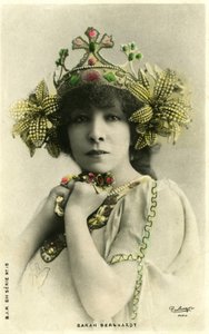 Henriette Rosine Bernard alias Sarah Bernhardt (1844-1923) som "The distant princess", et skuespill av Edmond Rostand. (s/hvitt bilde) av Studio Reutlinger