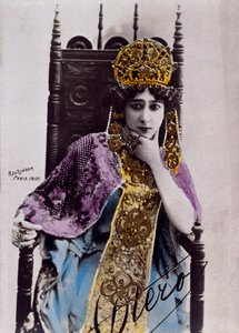 Portrett av Caroline (La Belle) Otero (1868-1965), postkort med autograf