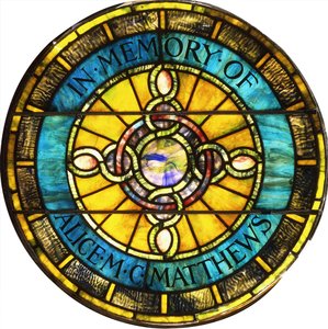 Et sirkulært blyglassvindu av Tiffany Studios (blyglass)