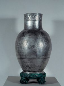 Mesopotamia: Entemena-vase i gravsølv med motiver og kileskrift (nevø og andre etterfølger av Eannatum). Sommertid (2900-2200 f.Kr.). 2400 f.Kr. Søn 0,35x0,18 m Paris, musee du Louvre av Sumerian-Mesopotamian School