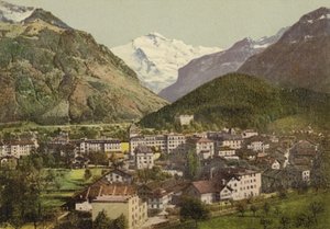 Berner Oberland: Interlaken, total visning (farget bilde) av Swiss Photographer