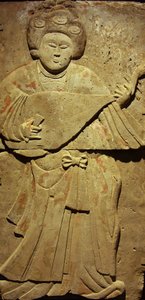Terrakottastele med musiker, Tang-dynastiet (618-907), oppdaget i Shaanxi-provinsen, Steles Forest Museum i Xian. Fotografi, Leonard de Selva, Kina, 2006. av Tang Dynasty Chinese School