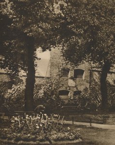 Stedet for Marshalsea-fengselet fra Churchyard of St. Georges, Southwark, c1935. av Taylor