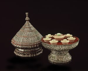 Beholdere (perlemor) av Thai School
