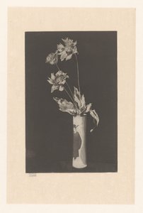 Blomster i vase med kinesiske motiver La Kina av Théodore Roussel (signed by artist)