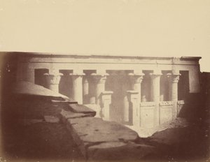 Forfra av hovedrommet til Edfu-tempelet av Théodule Devéria