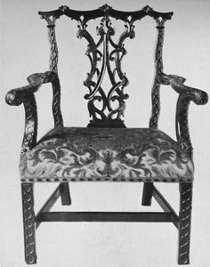 Kinesisk Chippendale albuestol med sete i moderne håndarbeid, midten av 1700-tallet, 1928