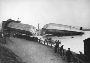 Vraket av Storbritannias største luftskip, The Mayfly, ved Barrow, 1911