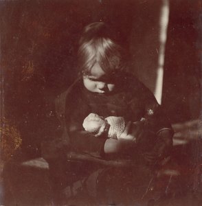 Betty Reynolds med Doll on Lap, ca. 1885. av Thomas Eakins