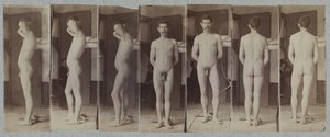 Fotografier av en stående mannlig nakenmodell «Joseph Smith» av Thomas Eakins