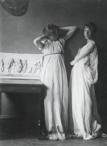Uidentifiserte modeller i greske kostymer, ca. 1883. av Thomas Eakins