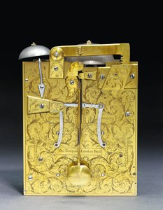 James II montert slående brakett klokke med pull quarter repeat, no. 166, ca. 1690-95 (forgylt metall) (se også 867502-3)