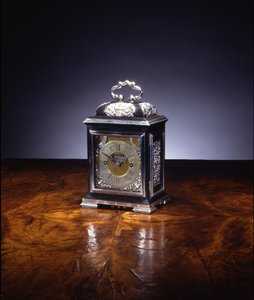 Miniatyr slående brakett klokke, nr. 222, ca. 1695 (sølv og ibenholt) (se også 834229-32)