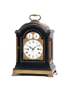 George III slående bordklokke, ca. 1770 (tre, glass og metall) (se også 491922) av Thomas Wagstaff or Wagstaffe