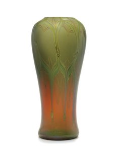 En reaktiv vase, ca. 1910 (glass)