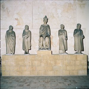 Statue av Henry VII (12745-1313), den hellige romerske keiseren, med hans rådgivere 1315 (marmor)